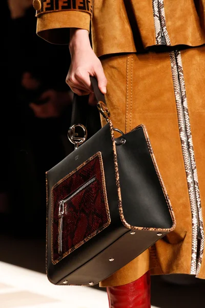 Look 28